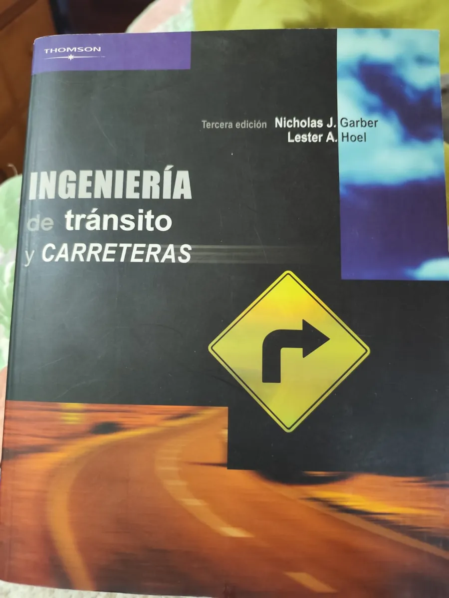 Portada del libro Ingeniería de Tránsito y Carreteras